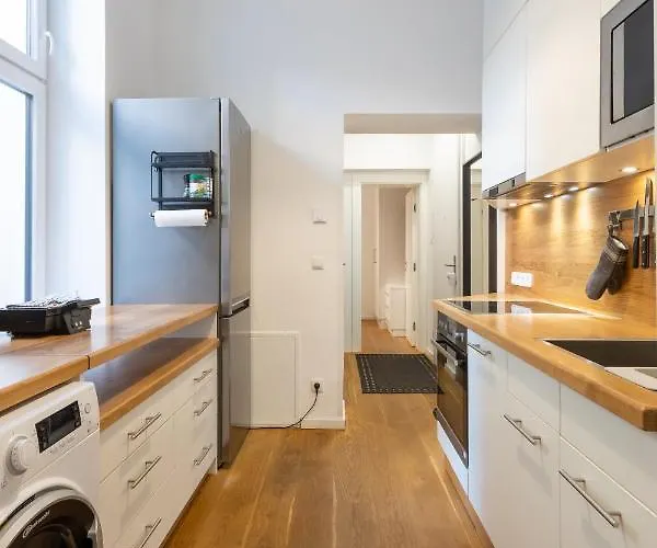 Cozy Apartment, 2 Private Terraces, 8 Min To Center Apartmán